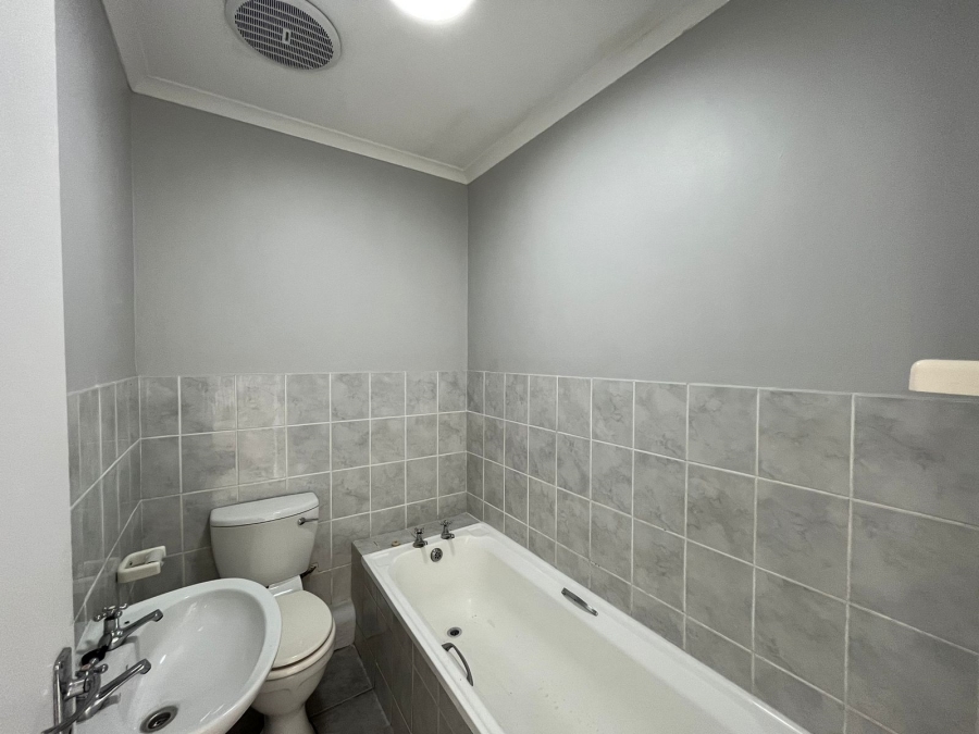 2 Bedroom Property for Sale in Parklands Western Cape